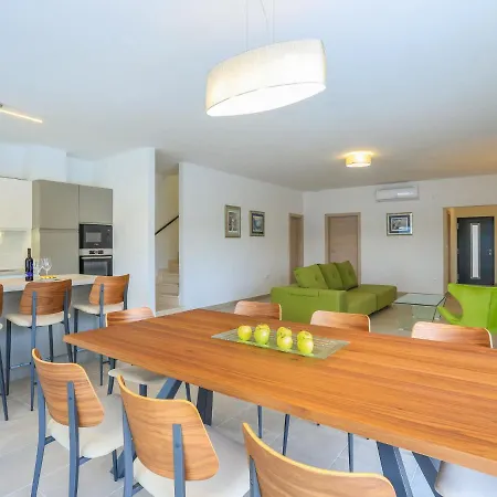 Jaksa By Interhome